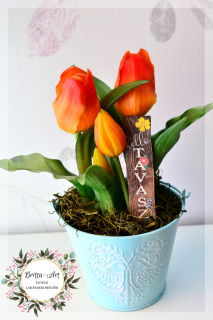 Tulipános dekoráció bádog kaspóban